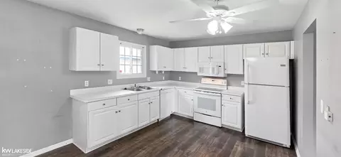 Kitchen - 45431 Nottingham, Macomb, MI 48044 photo 1 of 1
