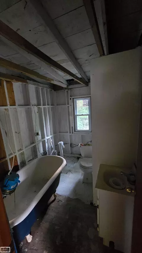 Bath - 4875 Highland, Harrison, MI 48625 photo 1 of 1