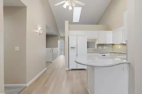 Entry Way - 46201 Bentley, Macomb, MI 48044 photo 1 of 1