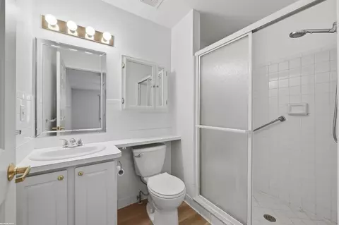 Bath - 46201 Bentley, Macomb, MI 48044 photo 3 of 4