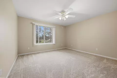 Bedroom - 46201 Bentley, Macomb, MI 48044 photo 3 of 5