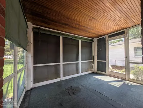 Exterior - 2168 Allard, Grosse Pointe Woods, MI 48236 photo 2 of 4