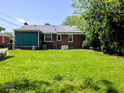 Exterior - 2168 Allard, Grosse Pointe Woods, MI 48236 photo 3 of 4
