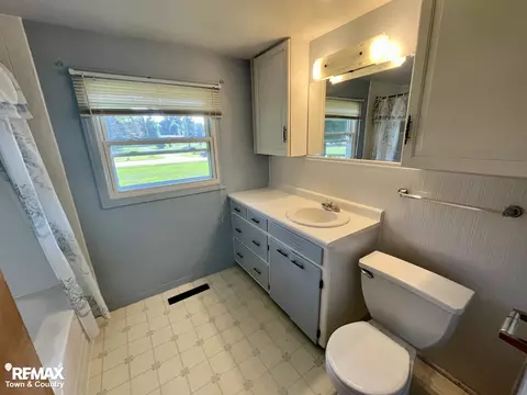 Bath - 626 S Mckinley, Flushing, MI 48433 photo 1 of 4