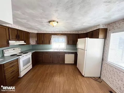 Kitchen - 626 S Mckinley, Flushing, MI 48433 photo 3 of 4