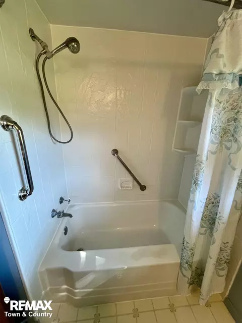 Bath - 626 S Mckinley, Flushing, MI 48433 photo 2 of 4