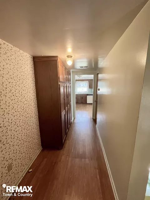 Entry Way - 626 S Mckinley, Flushing, MI 48433 photo 1 of 2