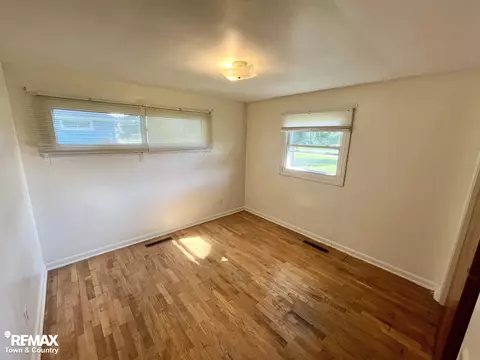 Bedroom - 626 S Mckinley, Flushing, MI 48433 photo 1 of 8