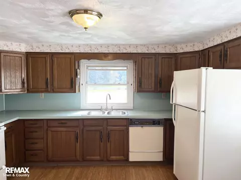 Kitchen - 626 S Mckinley, Flushing, MI 48433 photo 4 of 4