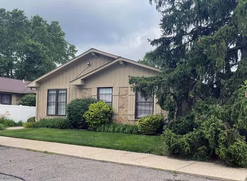 2684 Roundtree, Troy, MI 48083 photo 2