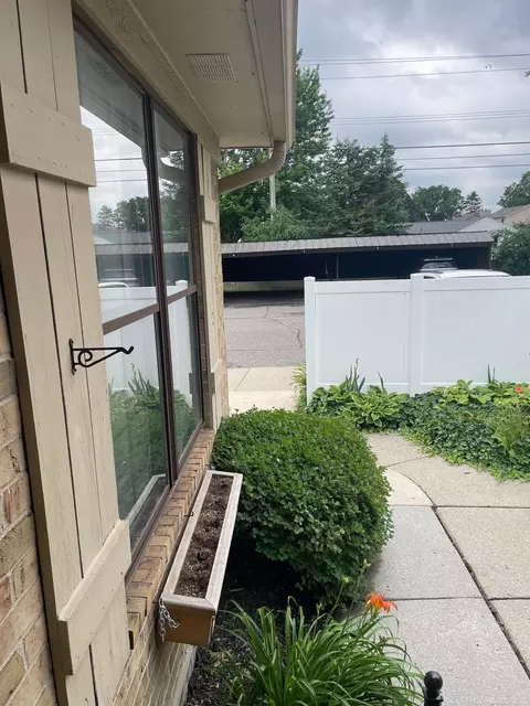 2684 Roundtree, Troy, MI 48083 photo 24