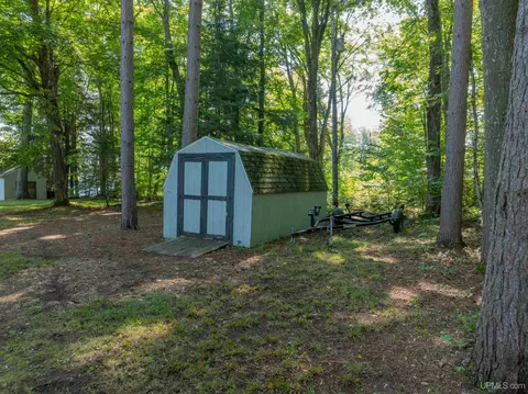 Exterior - n3820 Hayward Road, Munising, MI 49862 photo 10 of 15
