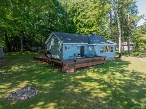 Exterior - n3820 Hayward Road, Munising, MI 49862 photo 2 of 15