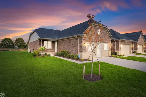 5810 Greenview UNIT 3, Warren, MI 48092