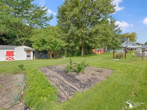 Exterior - 1349 W Samaria, Temperance, MI 48182 photo 7 of 9