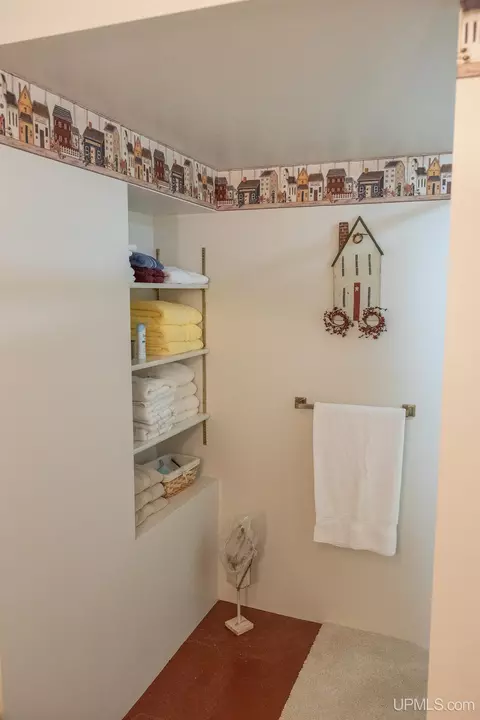 Bath - 1705 Ellsworth, Ishpeming, MI 49849 photo 6 of 7