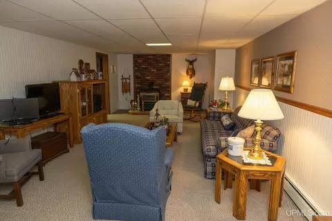 Living - 1705 Ellsworth, Ishpeming, MI 49849 photo 5 of 8