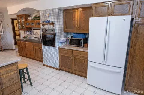 Kitchen - 1705 Ellsworth, Ishpeming, MI 49849 photo 4 of 5
