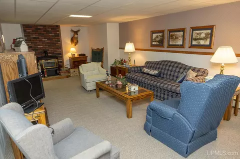 Living - 1705 Ellsworth, Ishpeming, MI 49849 photo 4 of 8