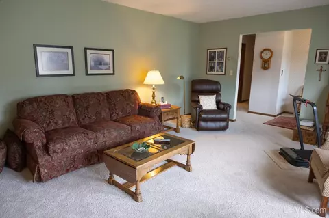 Living - 1705 Ellsworth, Ishpeming, MI 49849 photo 3 of 8