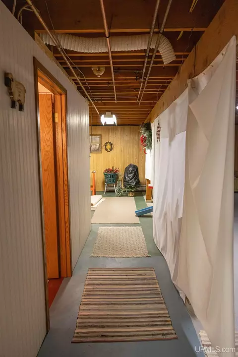 Entry Way - 1705 Ellsworth, Ishpeming, MI 49849 photo 4 of 4