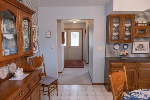 Entry Way - 1705 Ellsworth, Ishpeming, MI 49849 photo 2 of 4