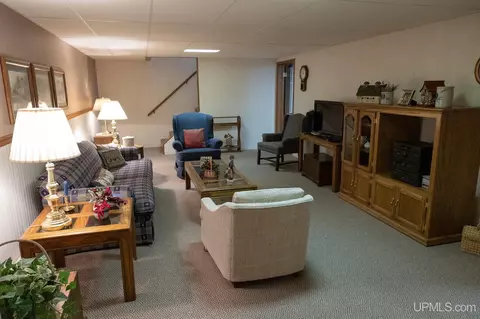 Living - 1705 Ellsworth, Ishpeming, MI 49849 photo 7 of 8