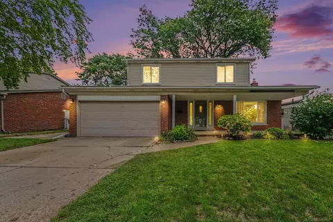 40456 Meade Pointe, Sterling Heights, MI 48313