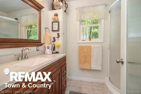 Bath - 1293 Bellinger, Gladwin, MI 48624 photo 1 of 1