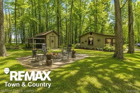 Exterior - 1293 Bellinger, Gladwin, MI 48624 photo 5 of 6