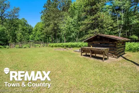 Exterior - 1293 Bellinger, Gladwin, MI 48624 photo 4 of 6
