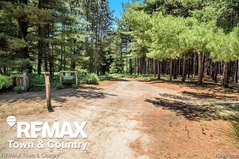 Exterior - 1293 Bellinger, Gladwin, MI 48624 photo 6 of 6