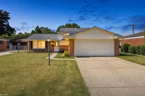39159 Muriel, Sterling Heights, MI 48313