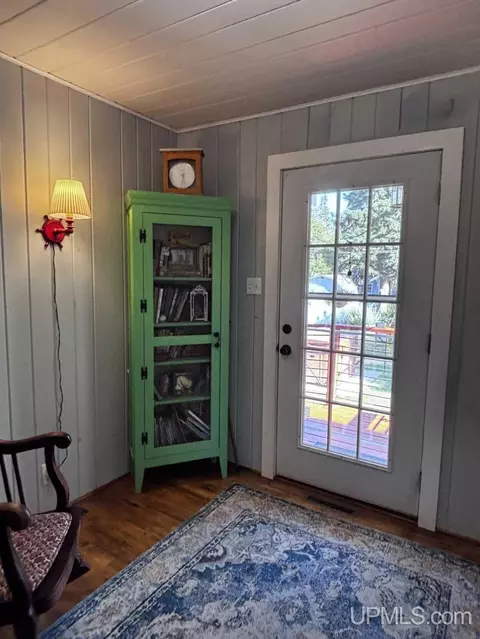 Entry Way - 5090 2nd, Mohawk, MI 49950 photo 1 of 1