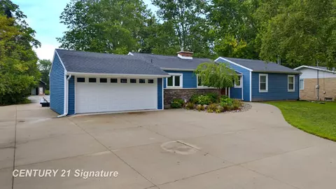 Exterior - 541 Warren, Flushing, MI 48433 photo 5 of 10