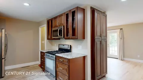Entry Way - 541 Warren, Flushing, MI 48433 photo 2 of 2