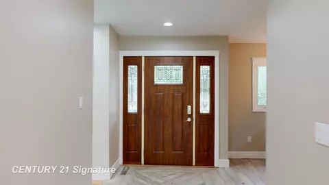 Entry Way - 541 Warren, Flushing, MI 48433 photo 1 of 2