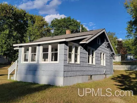 512 Oak, Kingsford, MI 49802