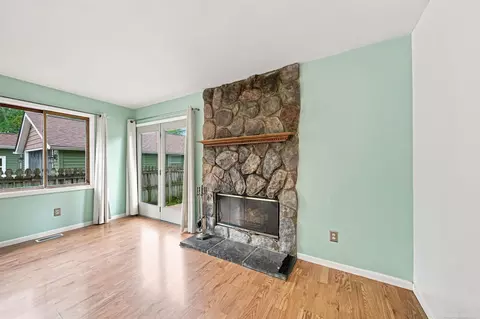 Living - 474 Maple, Algonac, MI 48001 photo 4 of 5
