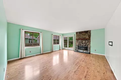Living - 474 Maple, Algonac, MI 48001 photo 2 of 5