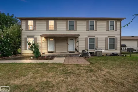 8857 Sunrise Dr, Sterling Heights, MI 48312