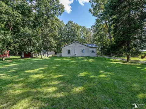 Exterior - 8945 S Custer, Monroe, MI 48161 photo 10 of 12