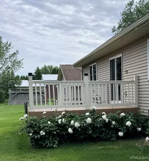 Exterior - 3715 1375, Escanaba, MI 49829 photo 9 of 9