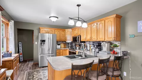 Kitchen - 3715 1375, Escanaba, MI 49829 photo 3 of 3