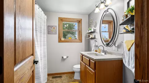 Bath - 3715 1375, Escanaba, MI 49829 photo 3 of 4