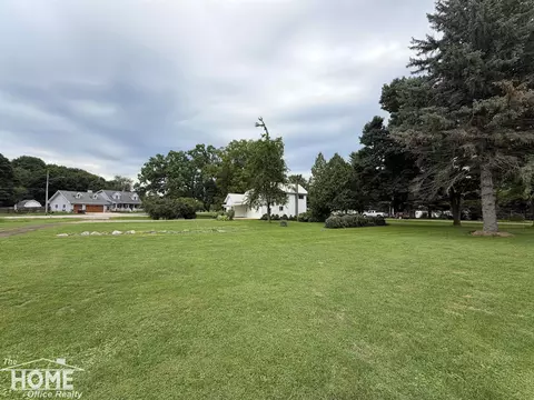 Exterior - 115 E Grand Riv #1B/1B, Bancroft, MI 48414 photo 15 of 31