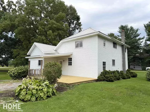 Exterior - 115 E Grand Riv #1B/1B, Bancroft, MI 48414 photo 20 of 31