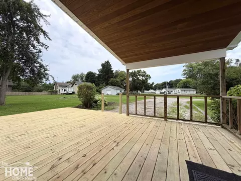 Exterior - 115 E Grand Riv #1B/1B, Bancroft, MI 48414 photo 3 of 31