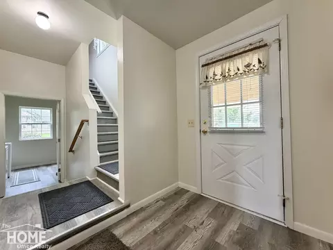 Entry Way - 115 E Grand Riv #1B/1B, Bancroft, MI 48414 photo 1 of 4