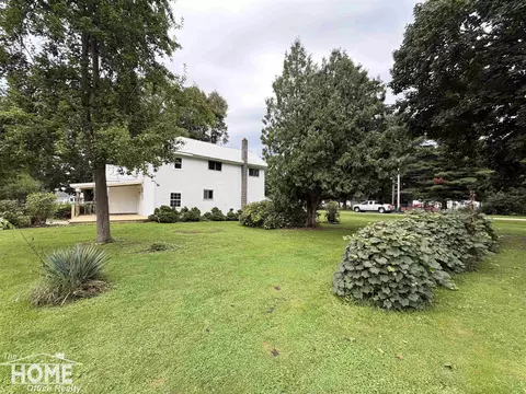 Exterior - 115 E Grand Riv #1B/1B, Bancroft, MI 48414 photo 18 of 31